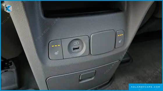 KIA CARNIVAL 9-SEATER PRSTIGE