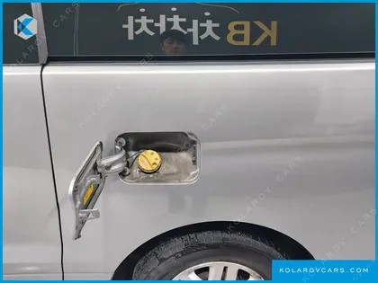HYUNDAI STAREX 3-SEATER VAN
