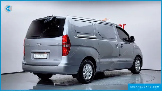 HYUNDAI STAREX 3-SEATER VAN