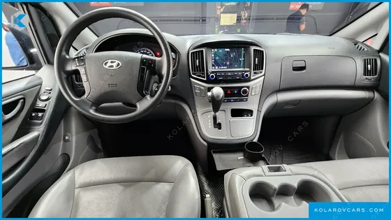 HYUNDAI STAREX 3-SEATER VAN