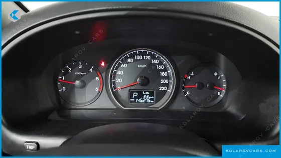 HYUNDAI STAREX 3-SEATER VAN