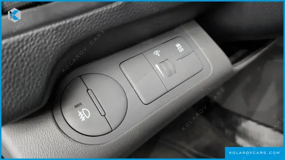 HYUNDAI STAREX 3-SEATER VAN