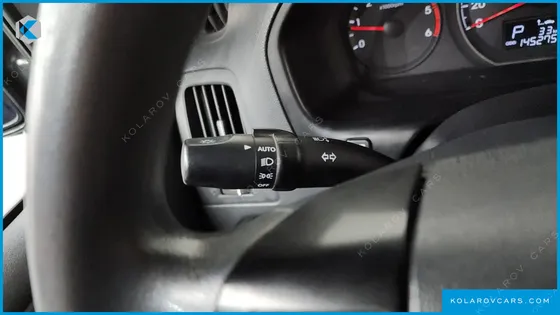 HYUNDAI STAREX 3-SEATER VAN