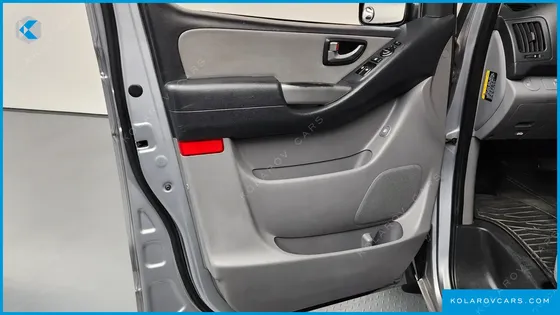 HYUNDAI STAREX 3-SEATER VAN