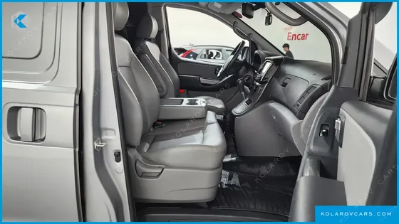 HYUNDAI STAREX 3-SEATER VAN