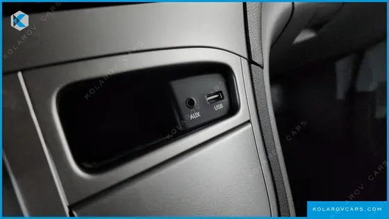HYUNDAI STAREX 3-SEATER VAN