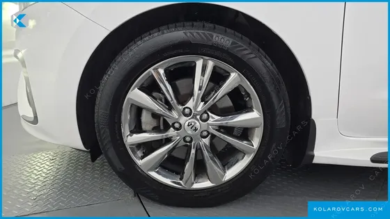 KIA CARNIVAL 9-SEATER PRSTIGE