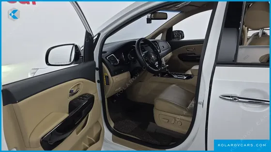 KIA CARNIVAL 9-SEATER PRSTIGE