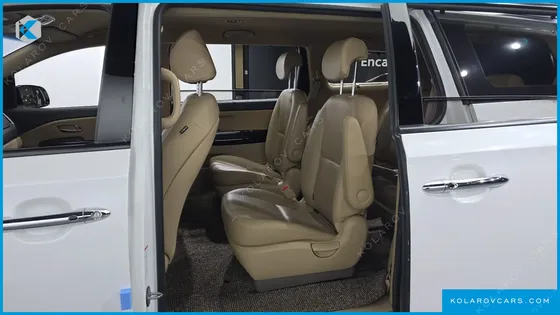 KIA CARNIVAL 9-SEATER PRSTIGE