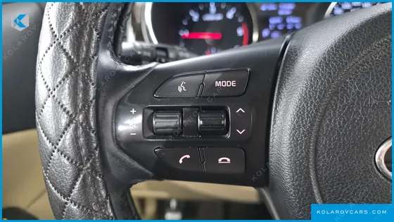 KIA CARNIVAL 9-SEATER PRSTIGE