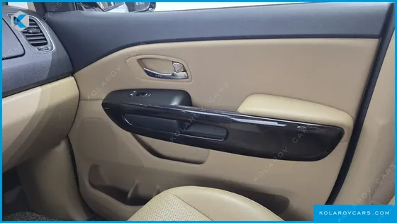 KIA CARNIVAL 9-SEATER PRSTIGE