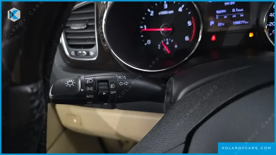 KIA CARNIVAL 9-SEATER PRSTIGE