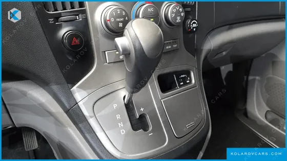 HYUNDAI STAREX 12-SEATER WAGON