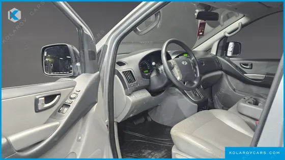 HYUNDAI STAREX 12-SEATER WAGON