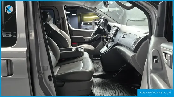 HYUNDAI STAREX 12-SEATER WAGON