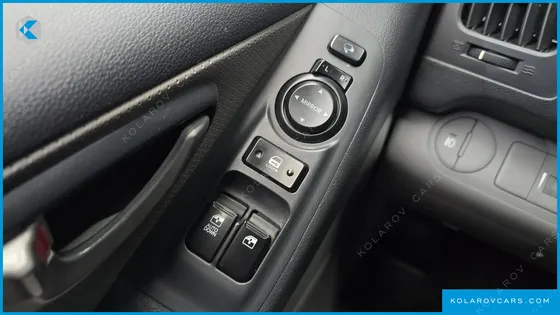 HYUNDAI STAREX 12-SEATER WAGON