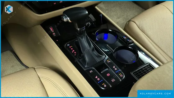 KIA CARNIVAL 9-SEATER HI-LIMOUSINE