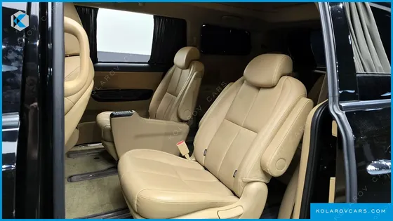 KIA CARNIVAL 9-SEATER HI-LIMOUSINE