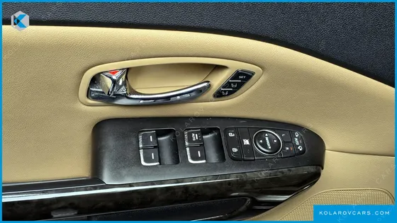 KIA CARNIVAL 9-SEATER HI-LIMOUSINE