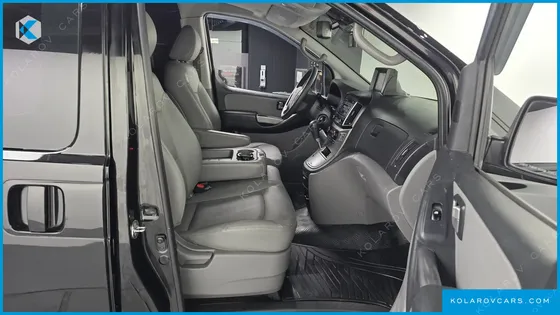 HYUNDAI STAREX 3-SEATER VAN