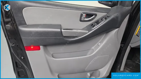 HYUNDAI STAREX 3-SEATER VAN