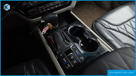 KIA CARNIVAL 9-SEATER NOBLESSE SPECIAL