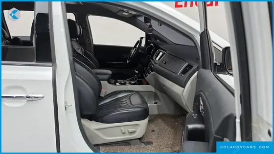 KIA CARNIVAL 9-SEATER NOBLESSE SPECIAL