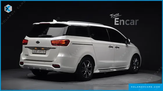 KIA CARNIVAL 9-SEATER NOBLESSE