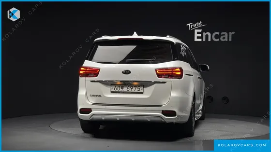 KIA CARNIVAL 9-SEATER NOBLESSE