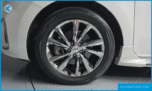 KIA CARNIVAL 9-SEATER NOBLESSE