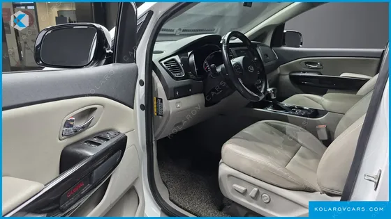 KIA CARNIVAL 9-SEATER NOBLESSE