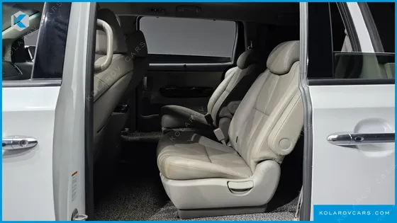 KIA CARNIVAL 9-SEATER NOBLESSE