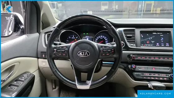 KIA CARNIVAL 9-SEATER NOBLESSE