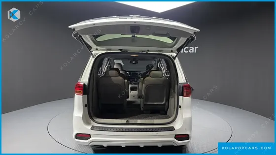 KIA CARNIVAL 9-SEATER NOBLESSE