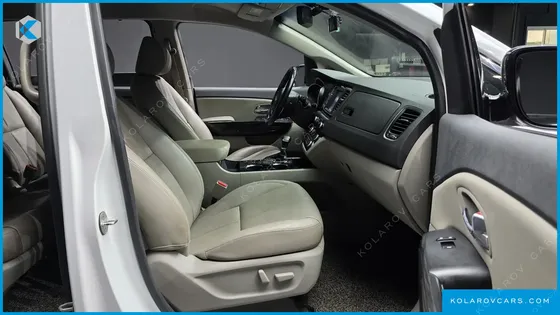 KIA CARNIVAL 9-SEATER NOBLESSE