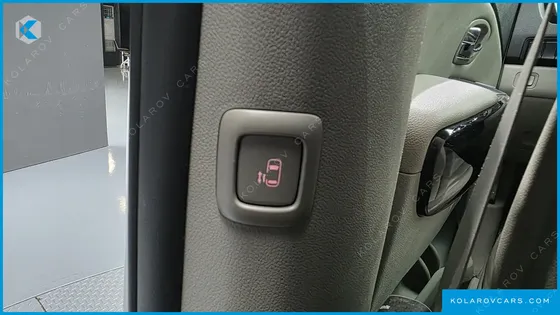 KIA CARNIVAL 9-SEATER NOBLESSE