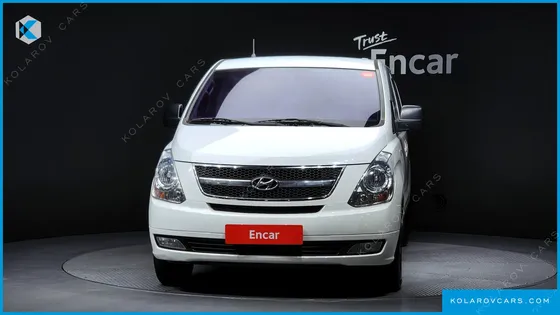 HYUNDAI STAREX 5-SEATER VAN