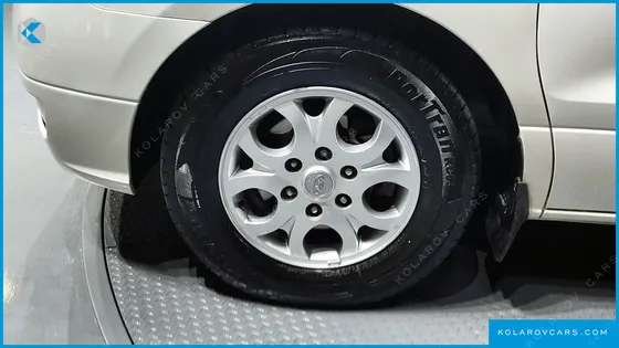 HYUNDAI STAREX 5-SEATER VAN