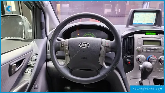 HYUNDAI STAREX 5-SEATER VAN
