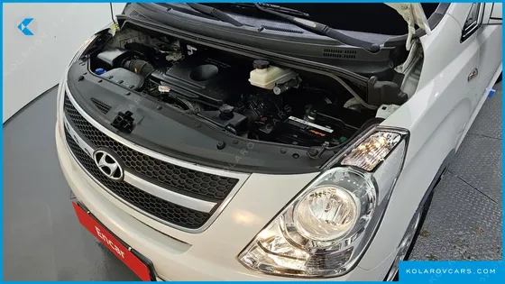 HYUNDAI STAREX 12-SEATER WAGON