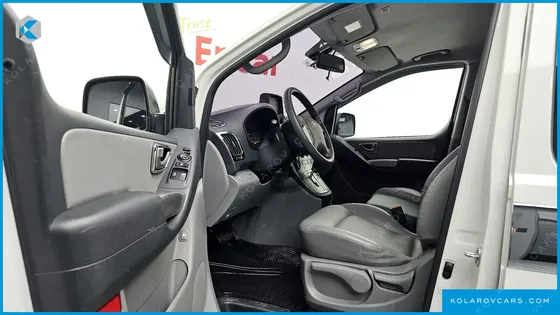 HYUNDAI STAREX 12-SEATER WAGON