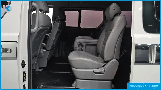 HYUNDAI STAREX 12-SEATER WAGON