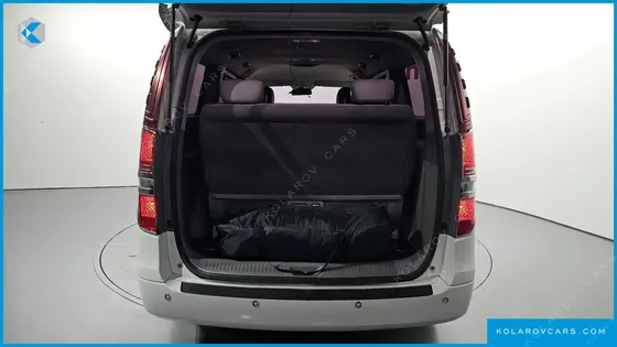 HYUNDAI STAREX 12-SEATER WAGON
