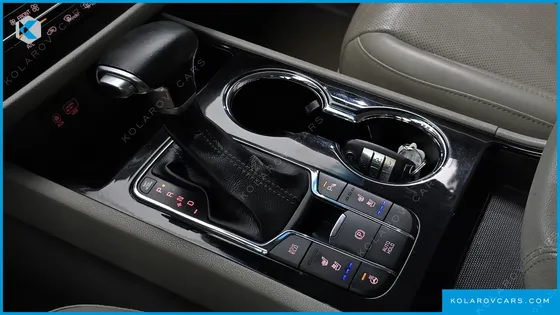 KIA CARNIVAL GASOLINE 9-SEATER NOBLESSE