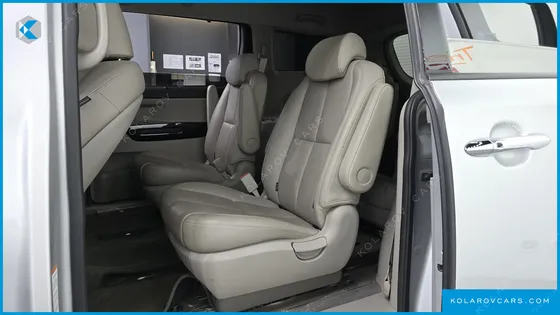 KIA CARNIVAL GASOLINE 9-SEATER NOBLESSE