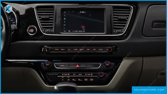 KIA CARNIVAL GASOLINE 9-SEATER NOBLESSE