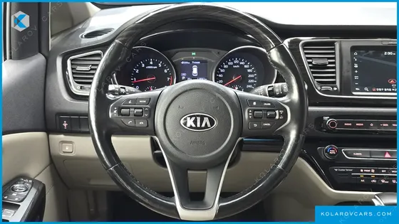 KIA CARNIVAL GASOLINE 9-SEATER NOBLESSE