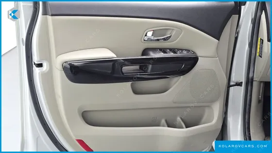 KIA CARNIVAL GASOLINE 9-SEATER NOBLESSE