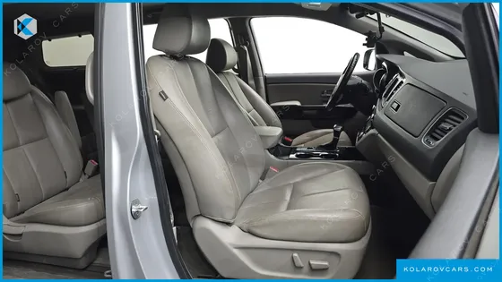 KIA CARNIVAL GASOLINE 9-SEATER NOBLESSE