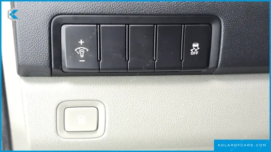 KIA CARNIVAL GASOLINE 9-SEATER NOBLESSE
